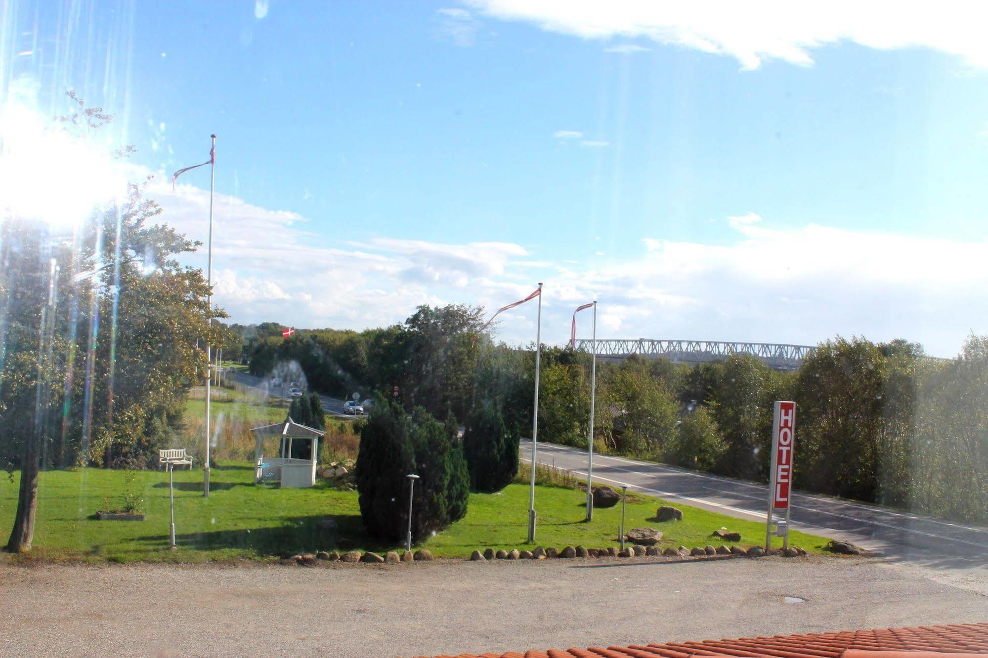 Medio Apartments Фредерисия Экстерьер фото